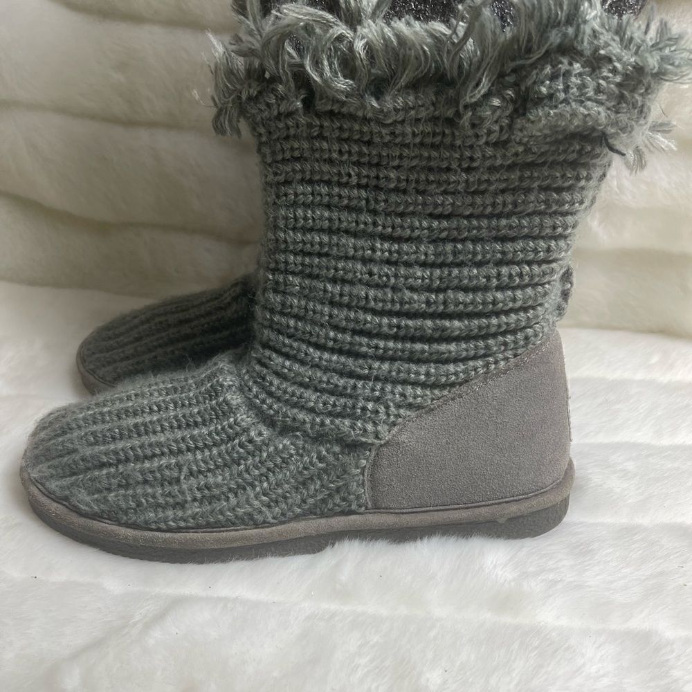 BearPaw gray knit sweater ankle boots suede back heels sheepskin footbed SZ8